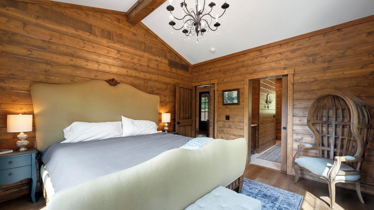 Photo of Bedroom in Elizabeth