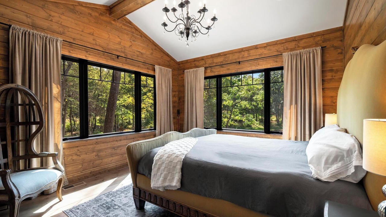 Photo of Bedroom in Elizabeth