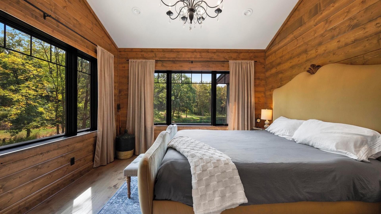 Photo of Bedroom in Elizabeth
