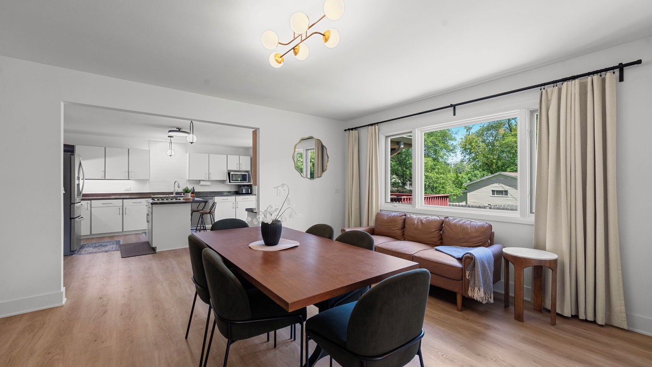 Photo of Livingroom in Bensenville