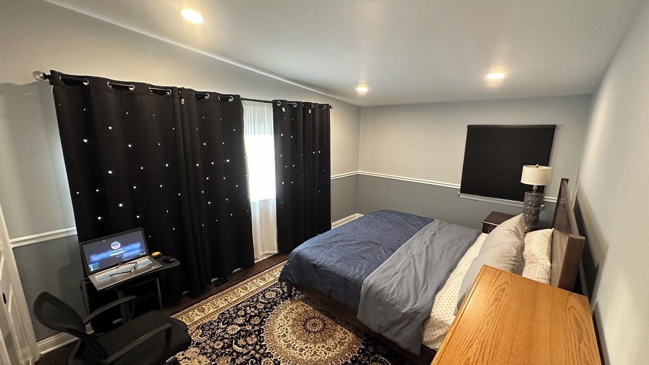 Photo of Bedroom in Des Plaines