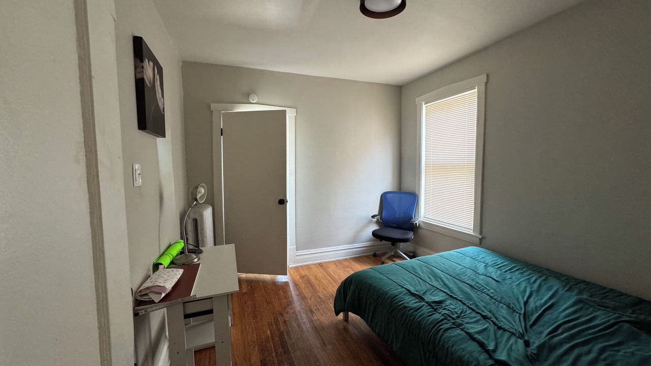 Photo of Bedroom in Albany Park