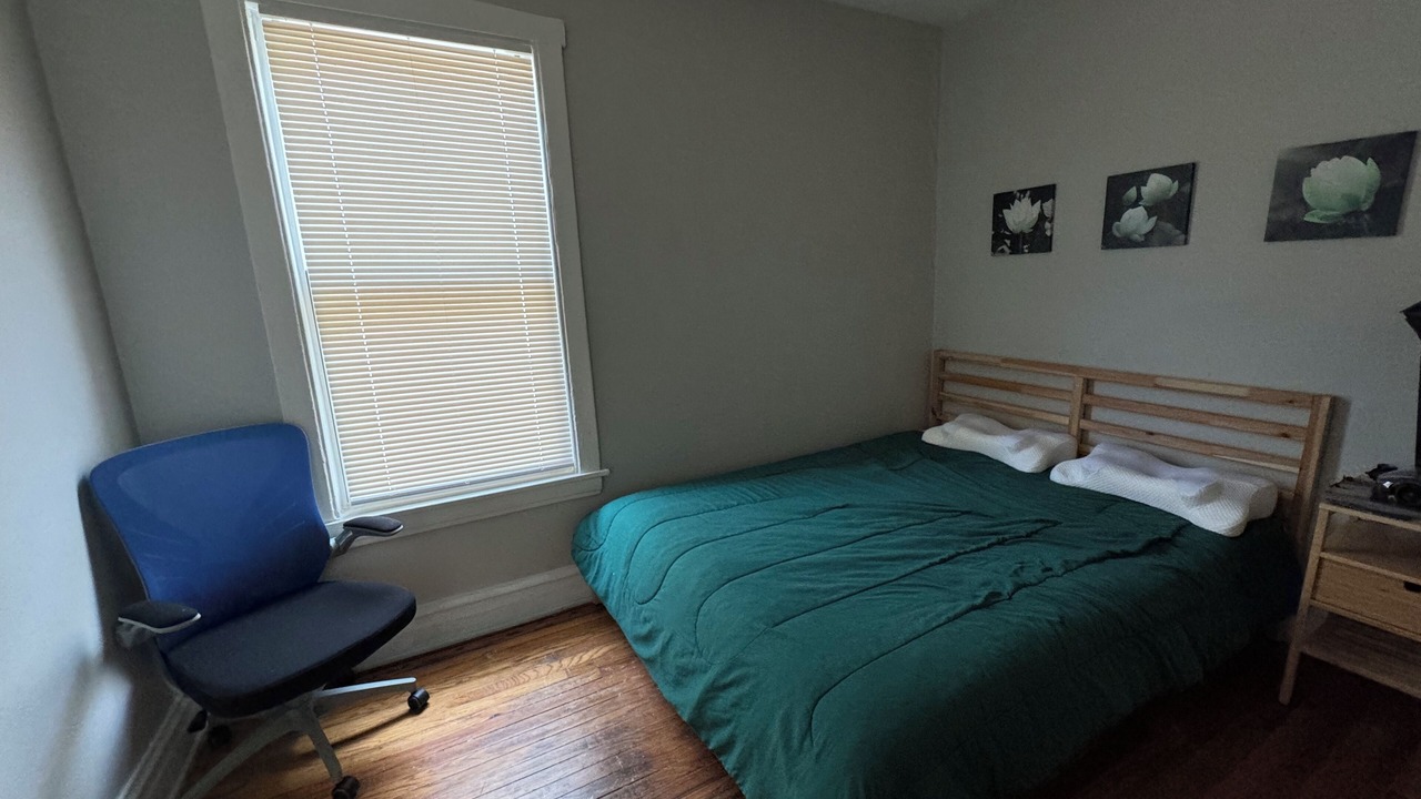 Photo of Bedroom in Albany Park