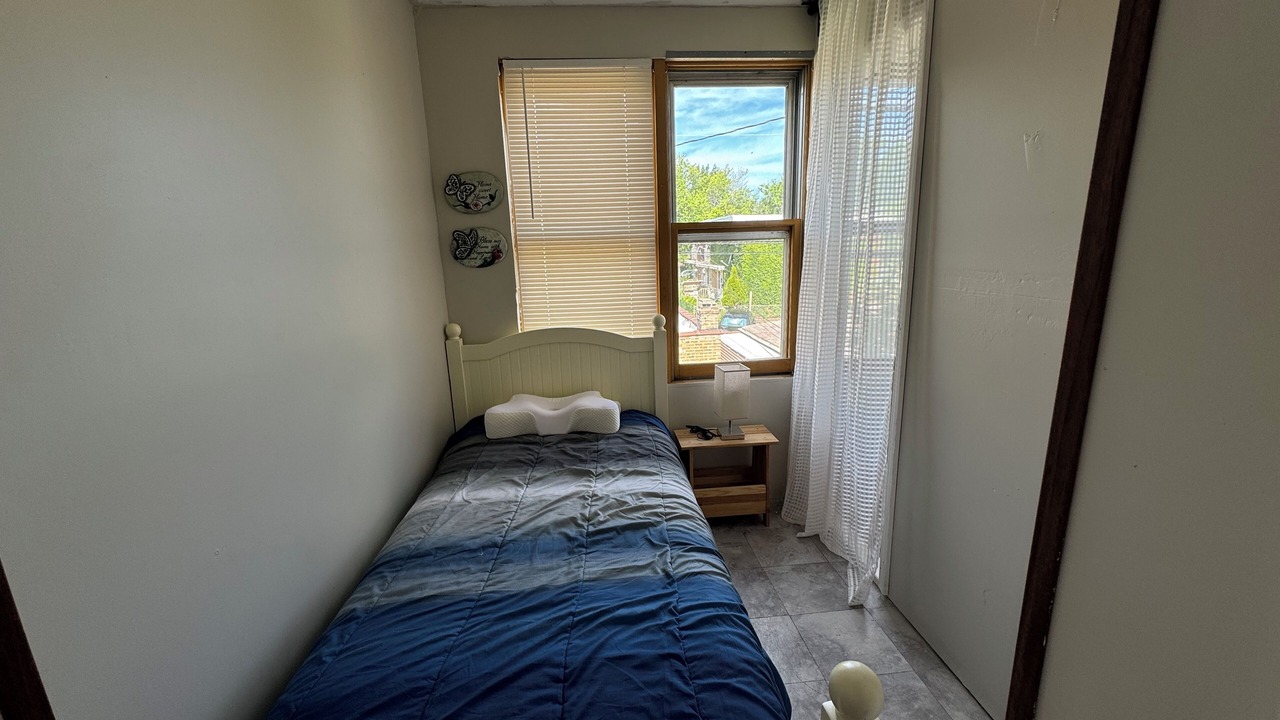 Photo of Bedroom in Albany Park