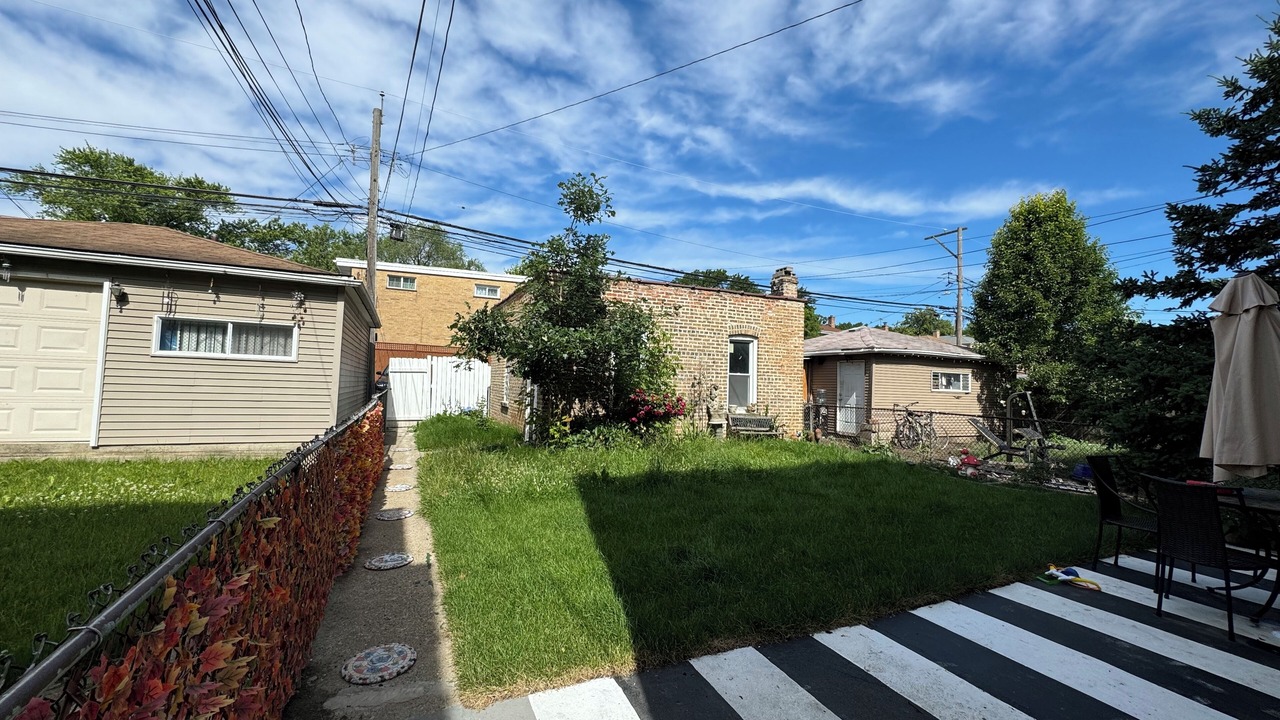 Photo of Outdoor in Albany Park