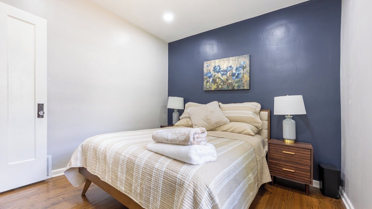 Photo of Bedroom in Evanston