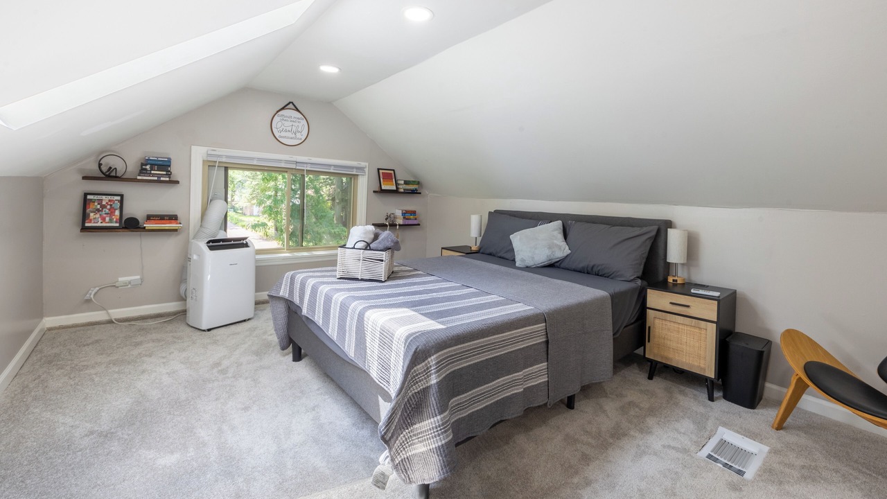 Photo of Bedroom in Evanston