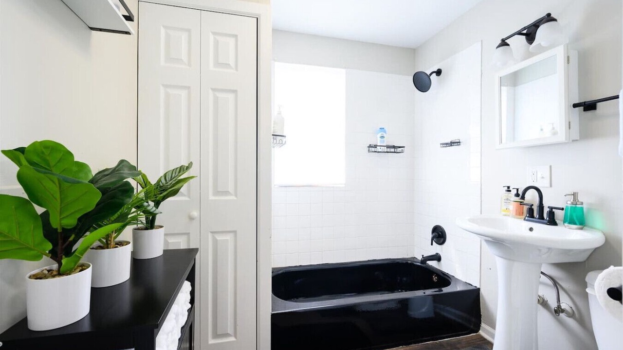 Photo of Bathroom in North Lawndale