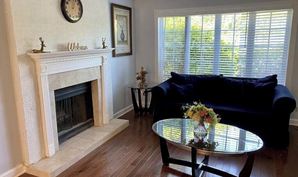 Photo of Livingroom in Round Lake Beach