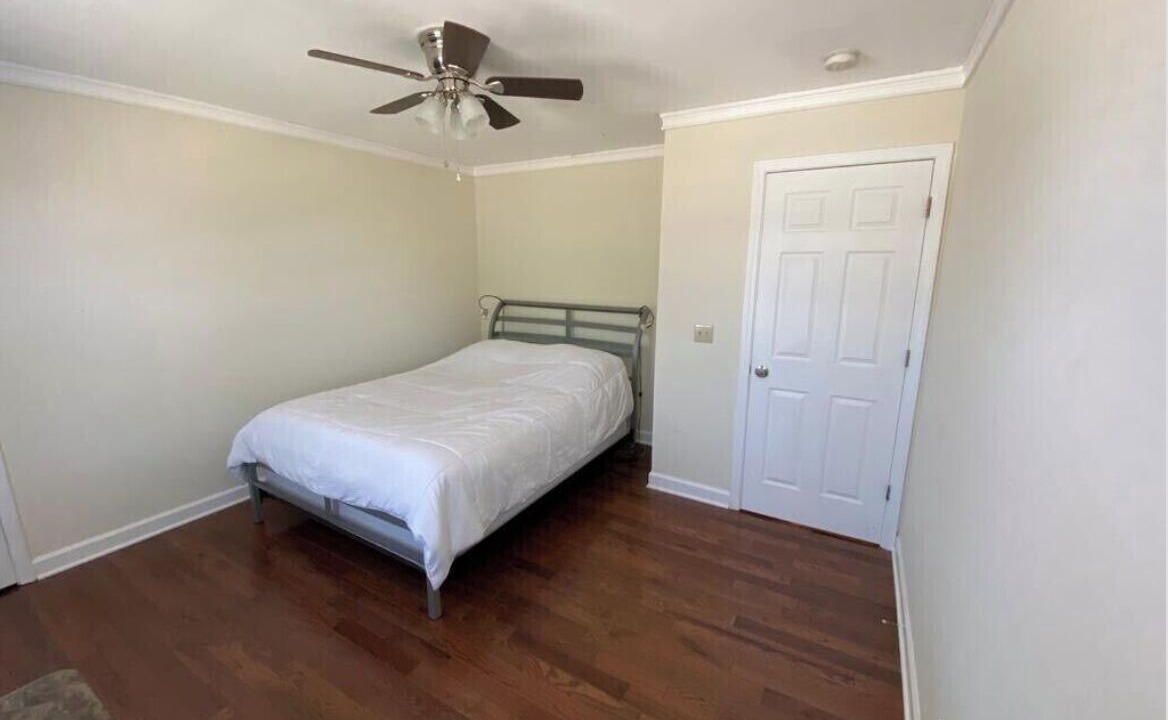 Photo of Bedroom in Round Lake Beach