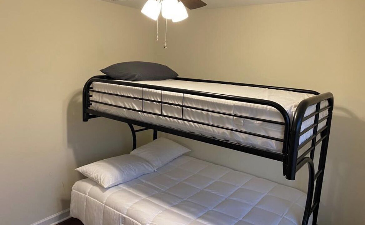 Photo of Bedroom in Round Lake Beach