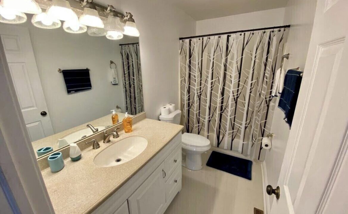 Photo of Bathroom in Round Lake Beach