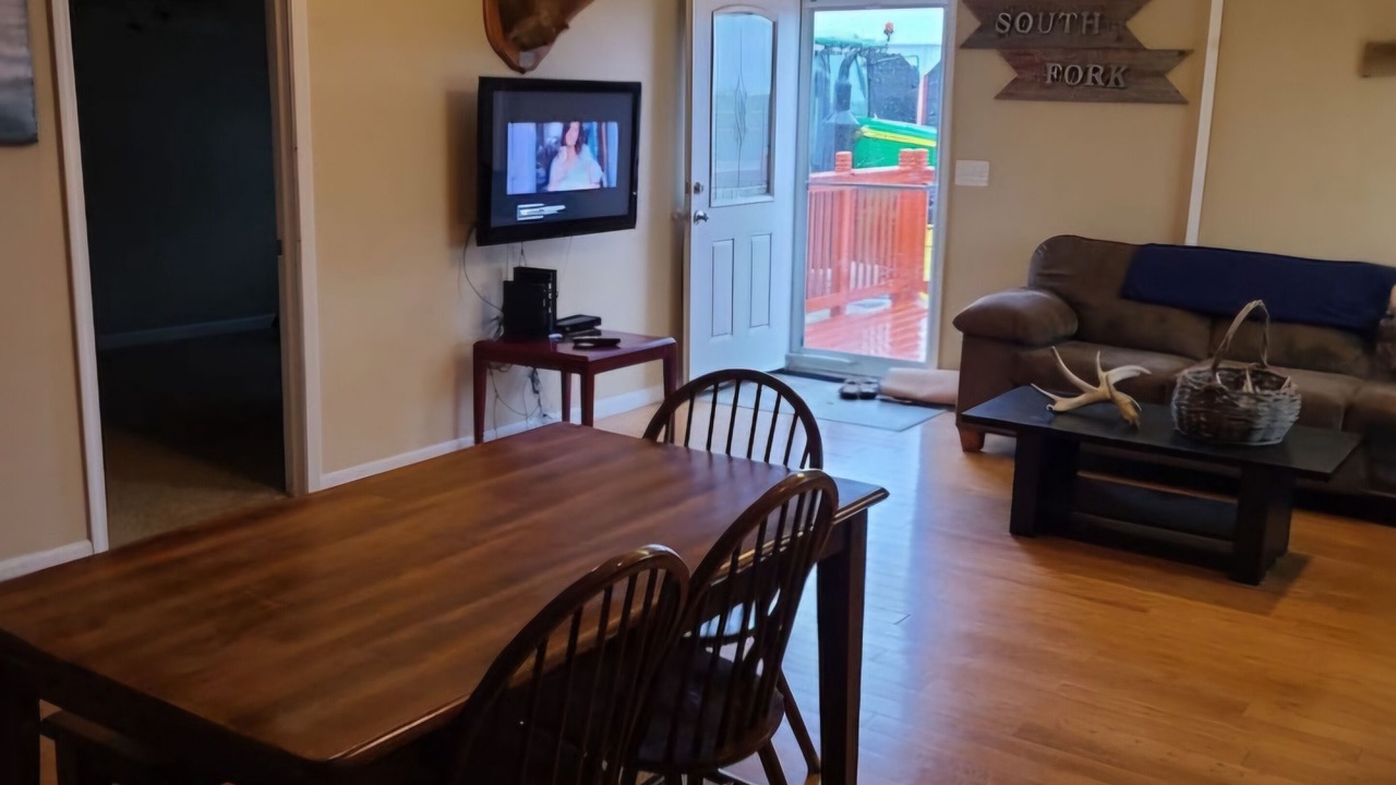 Photo of Livingroom in Fowler