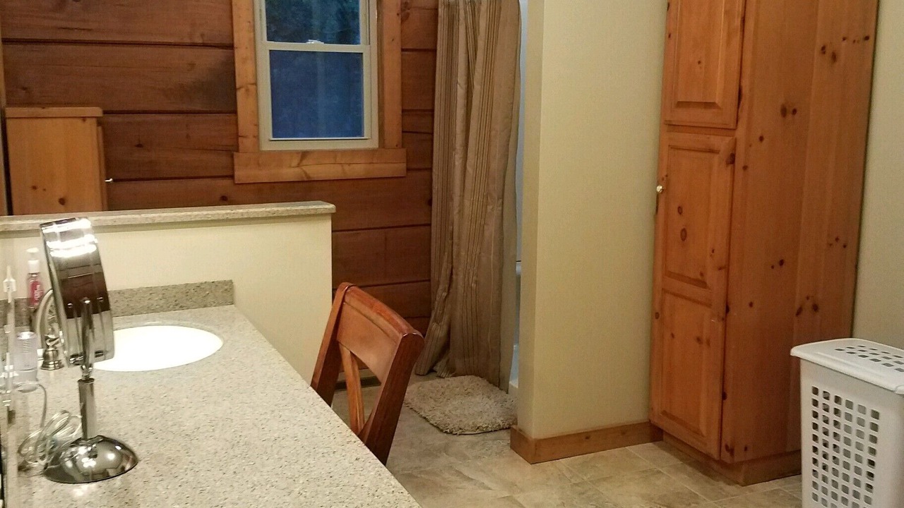 Photo of Bathroom in Brookport