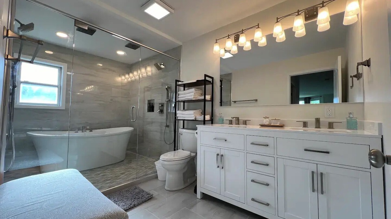Photo of Bathroom in Manteno