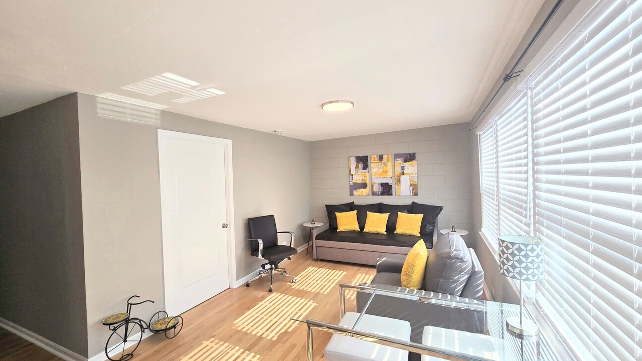 Photo of Livingroom in Evergreen Park