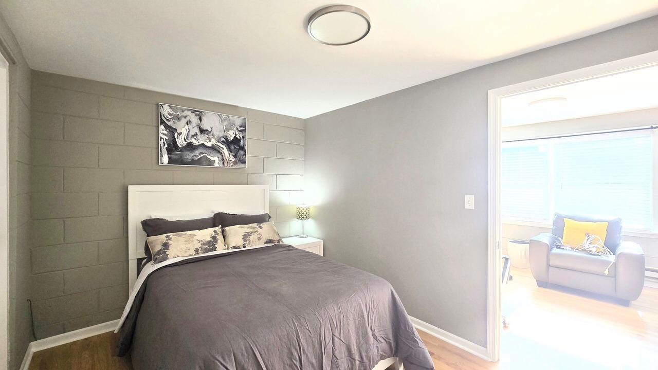 Photo of Bedroom in Evergreen Park