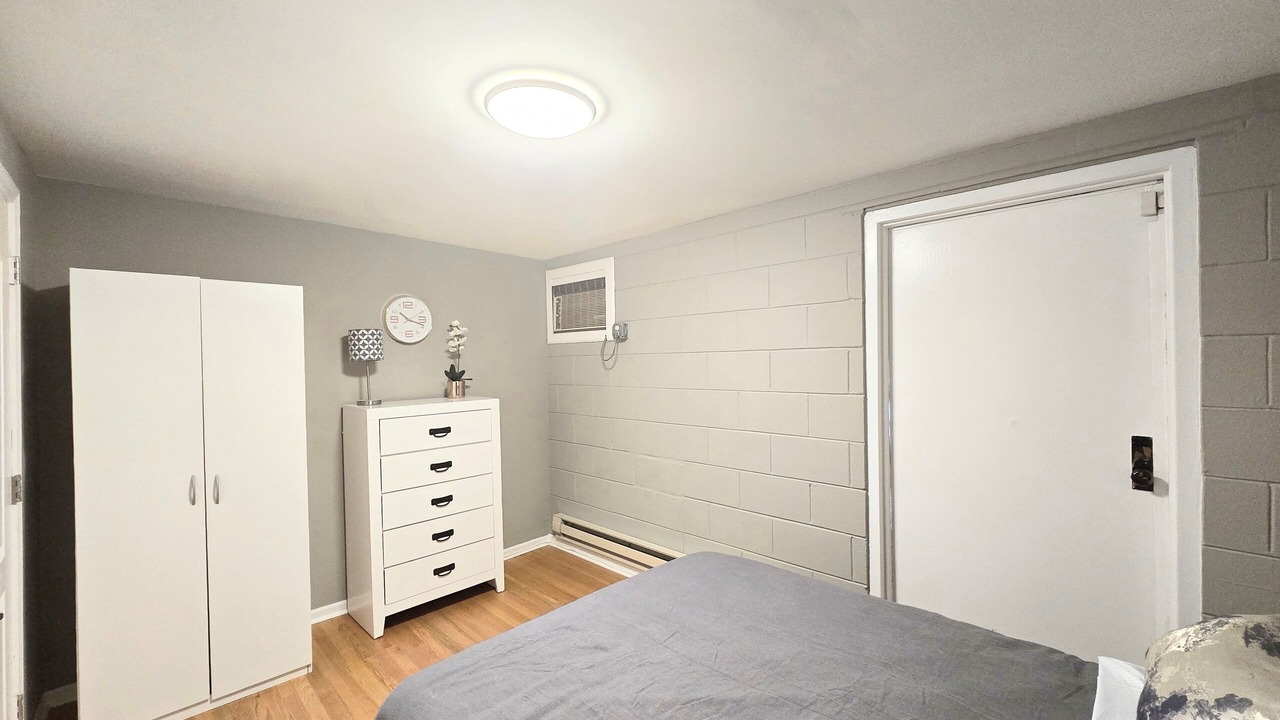 Photo of Bedroom in Evergreen Park
