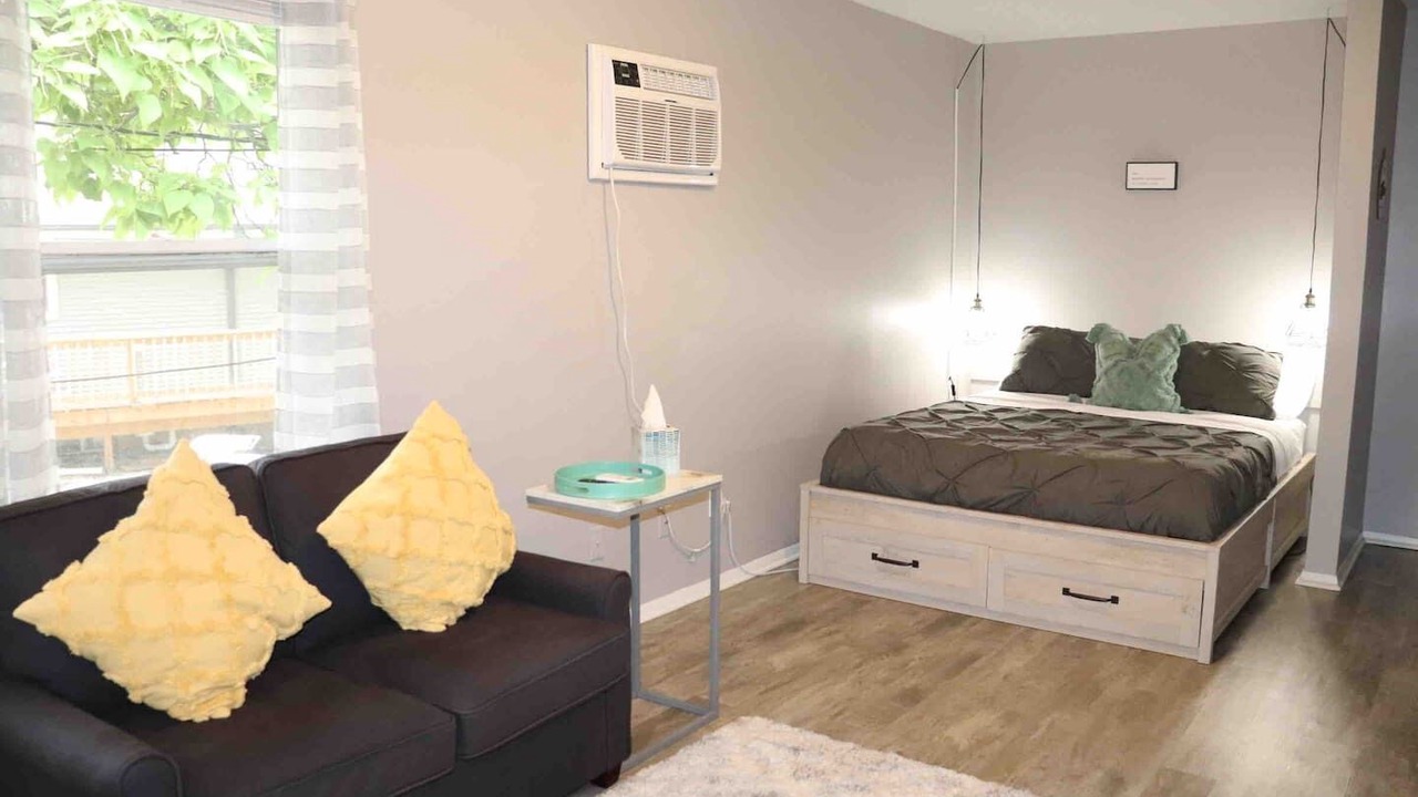 Photo of Bedroom in Oswego