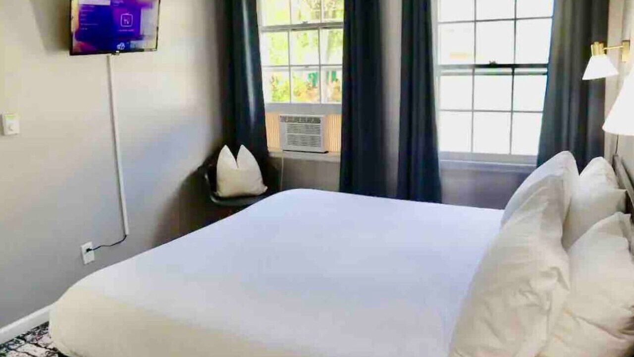 Photo of Bedroom in Yorkville