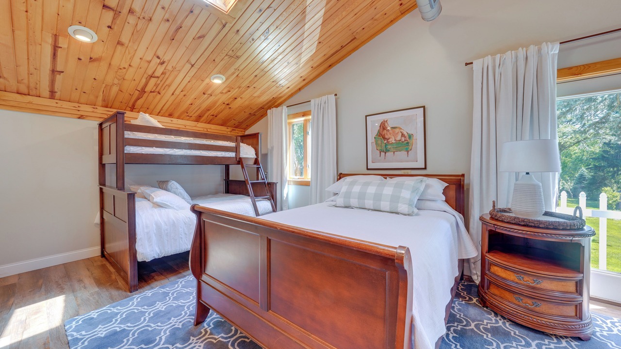 Photo of Bedroom in Warrenville