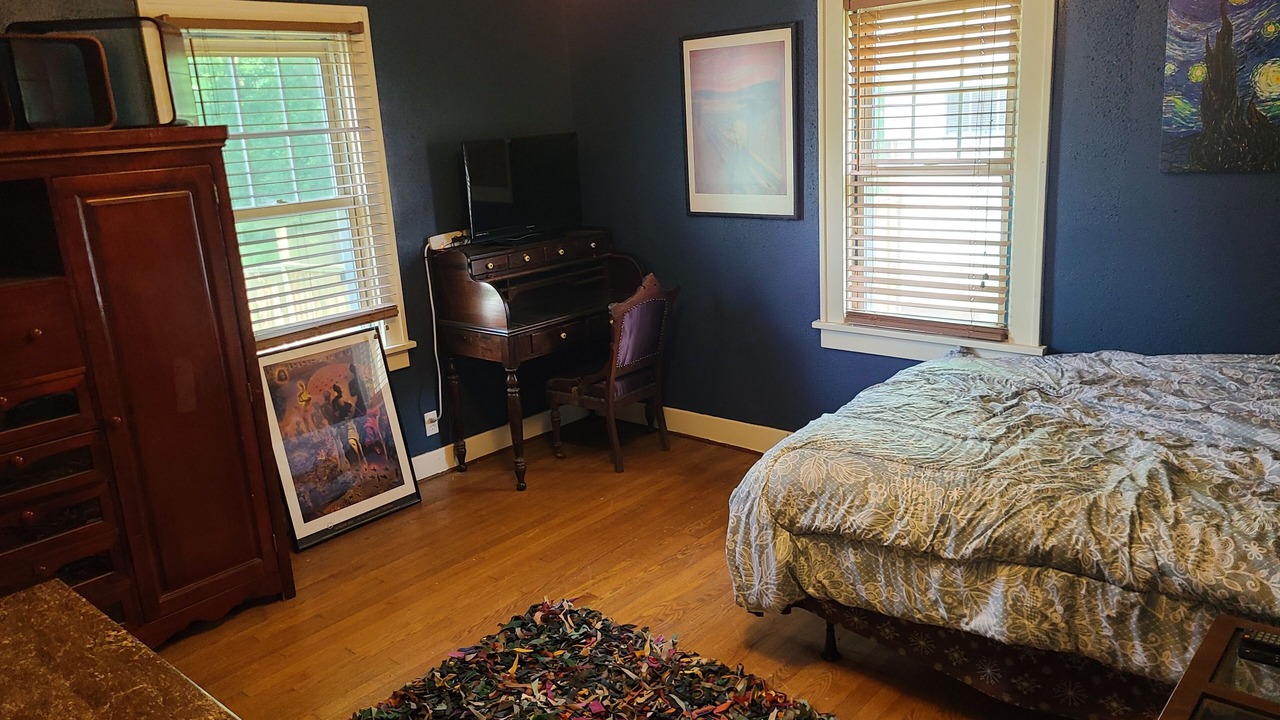 Photo of Bedroom in Alton