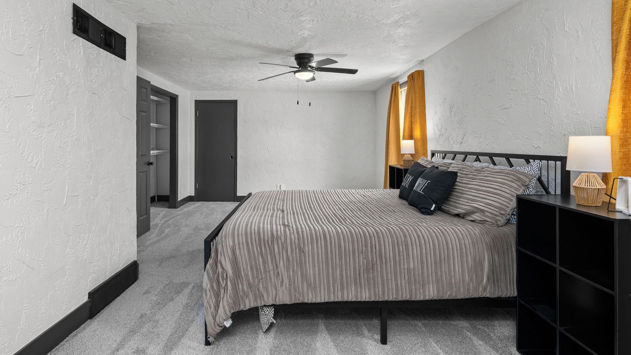 Photo of Bedroom in Rock Island