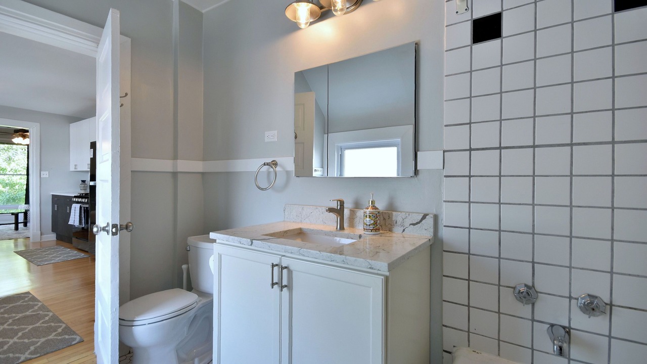 Photo of Bathroom in Oak Park