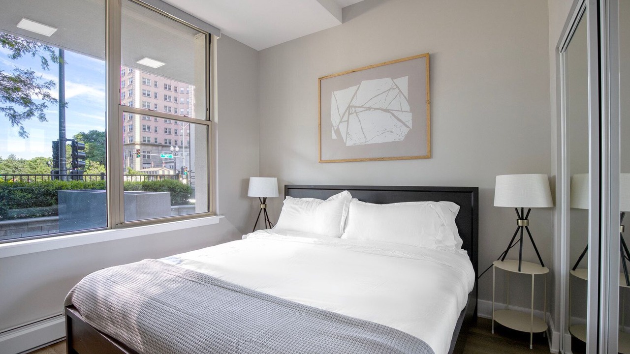 Photo of Bedroom in Edgewater Beach