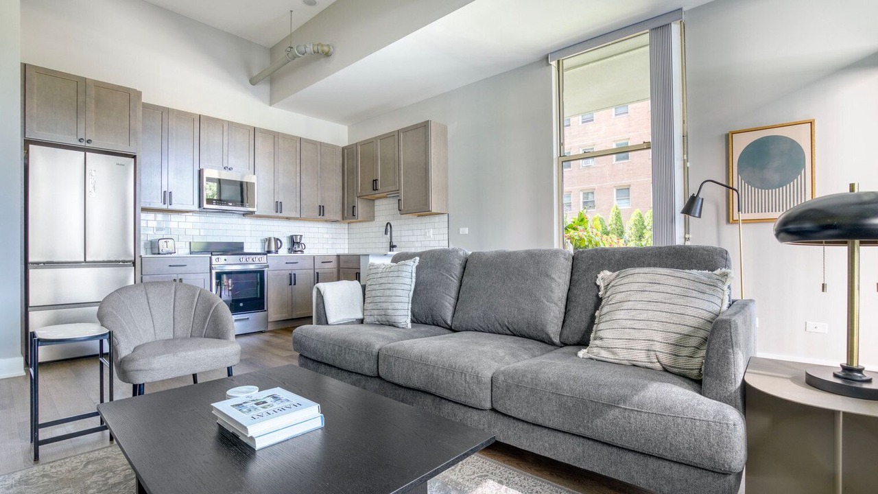 Photo of Livingroom in Edgewater Beach