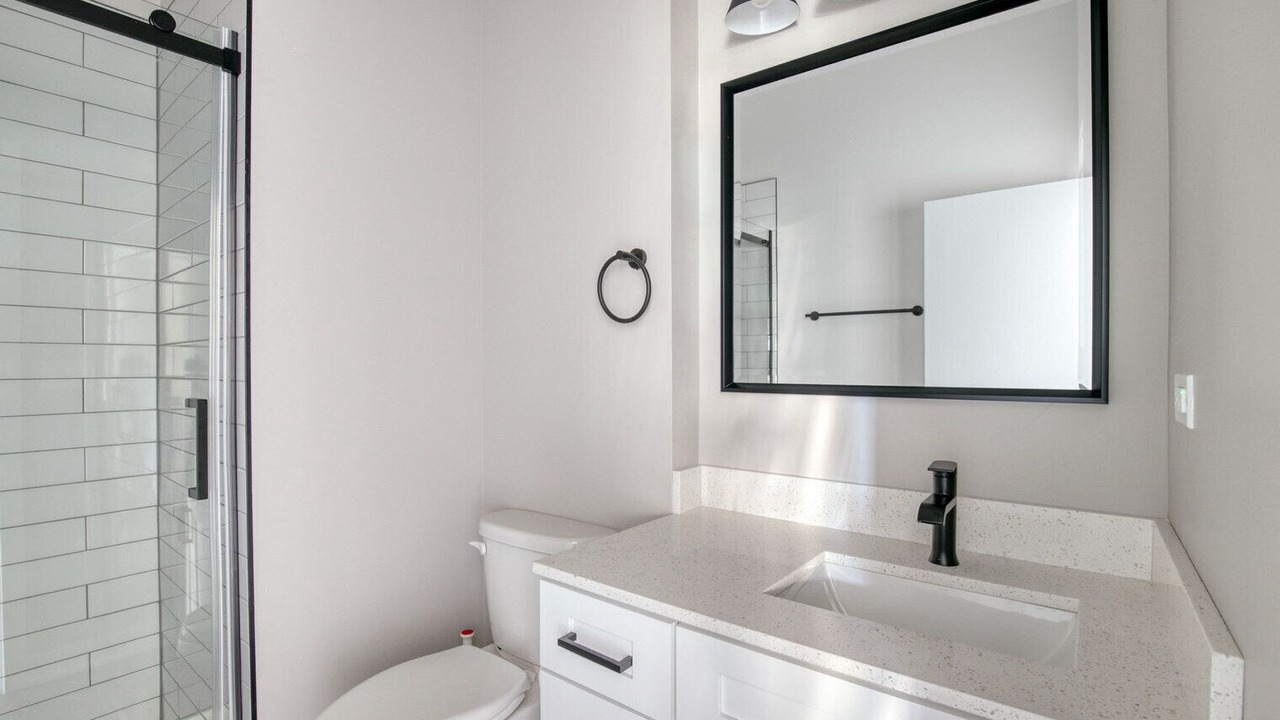 Photo of Bathroom in Edgewater Beach