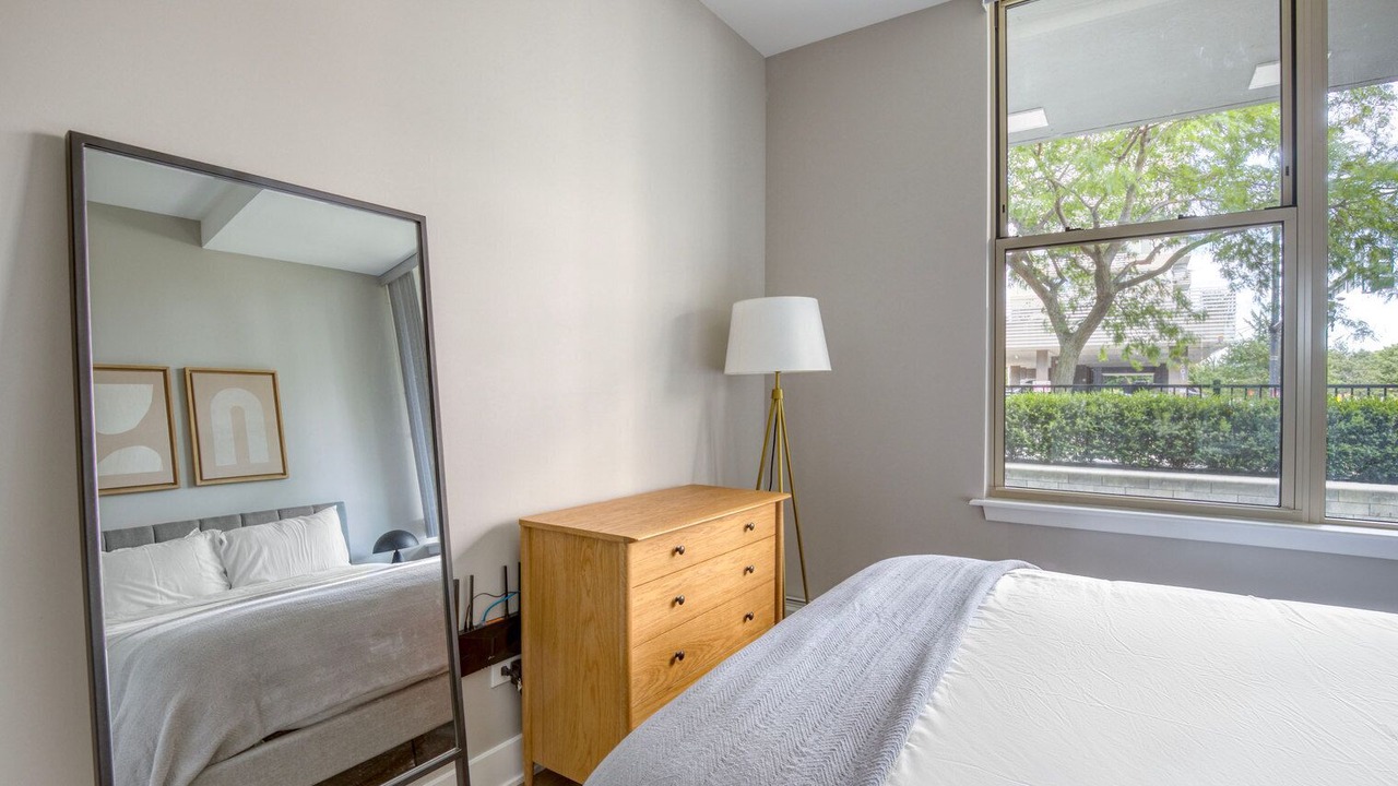 Photo of Bedroom in Edgewater Beach