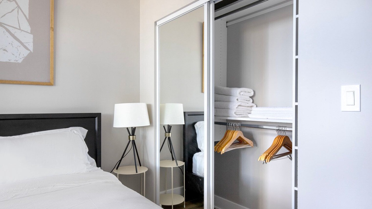 Photo of Bedroom in Edgewater Beach