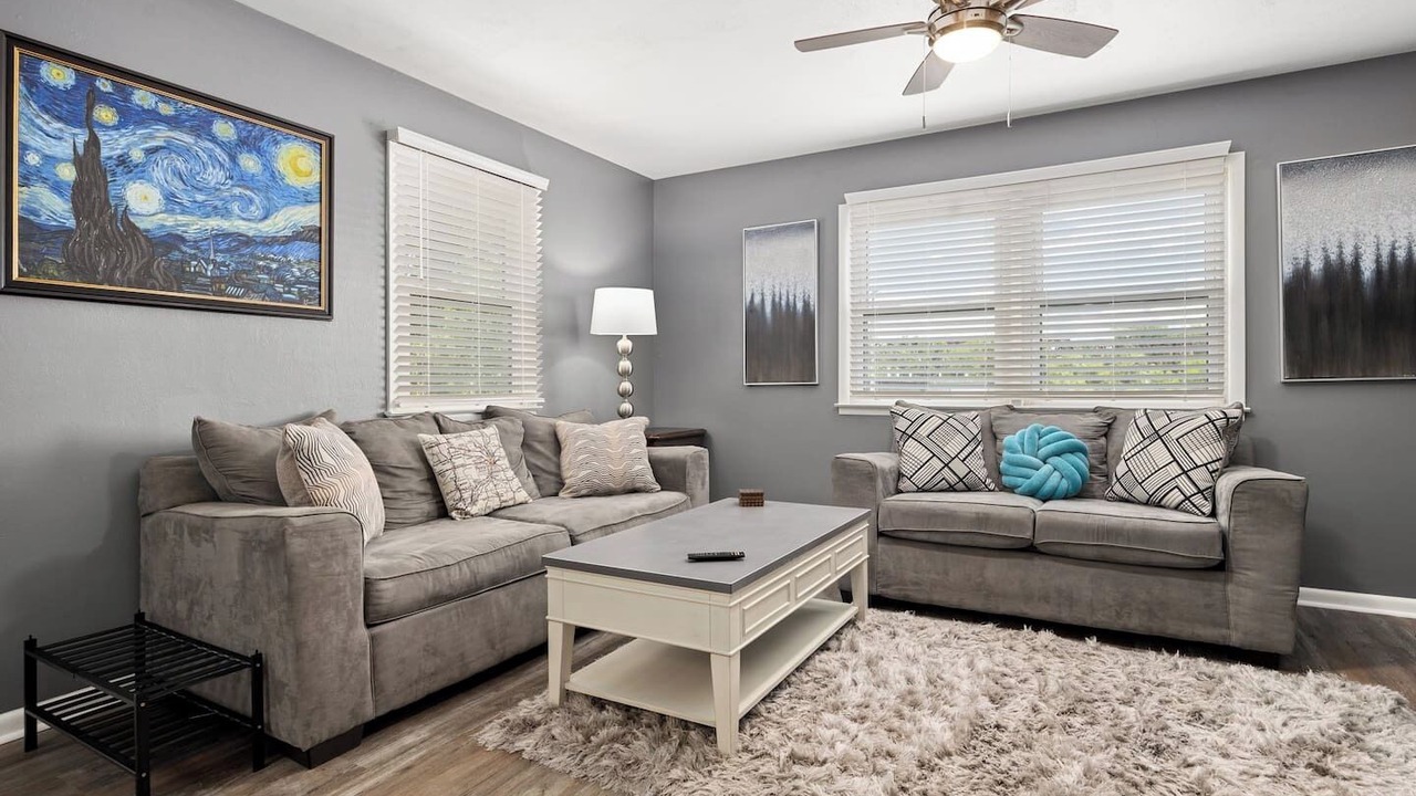 Photo of Livingroom in Bartonville