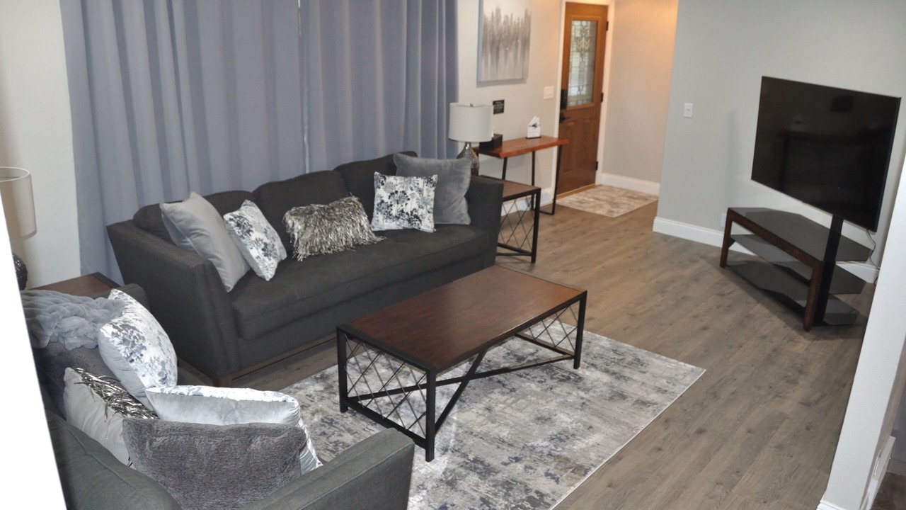 Photo of Livingroom in Canton