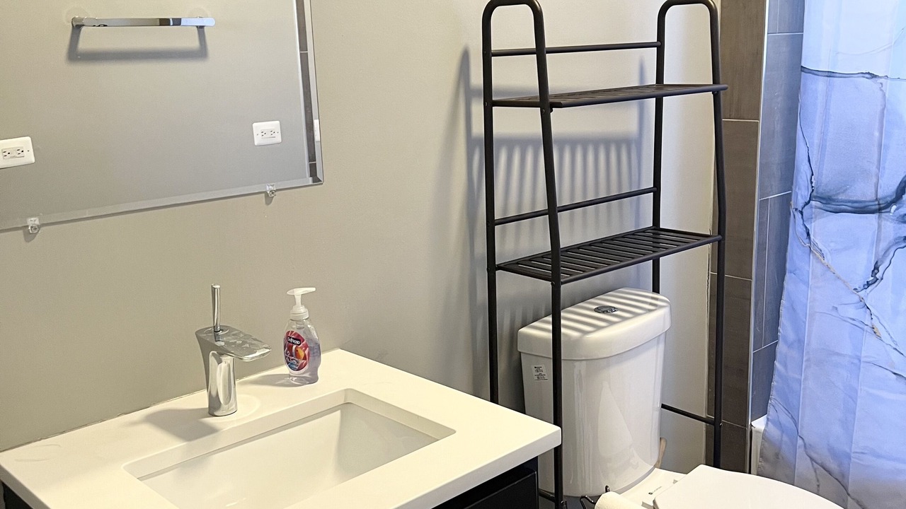 Photo of Bathroom in Grand Boulevard