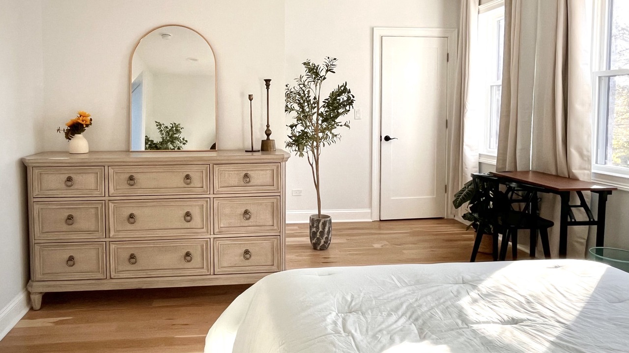 Photo of Bedroom in Logan Square