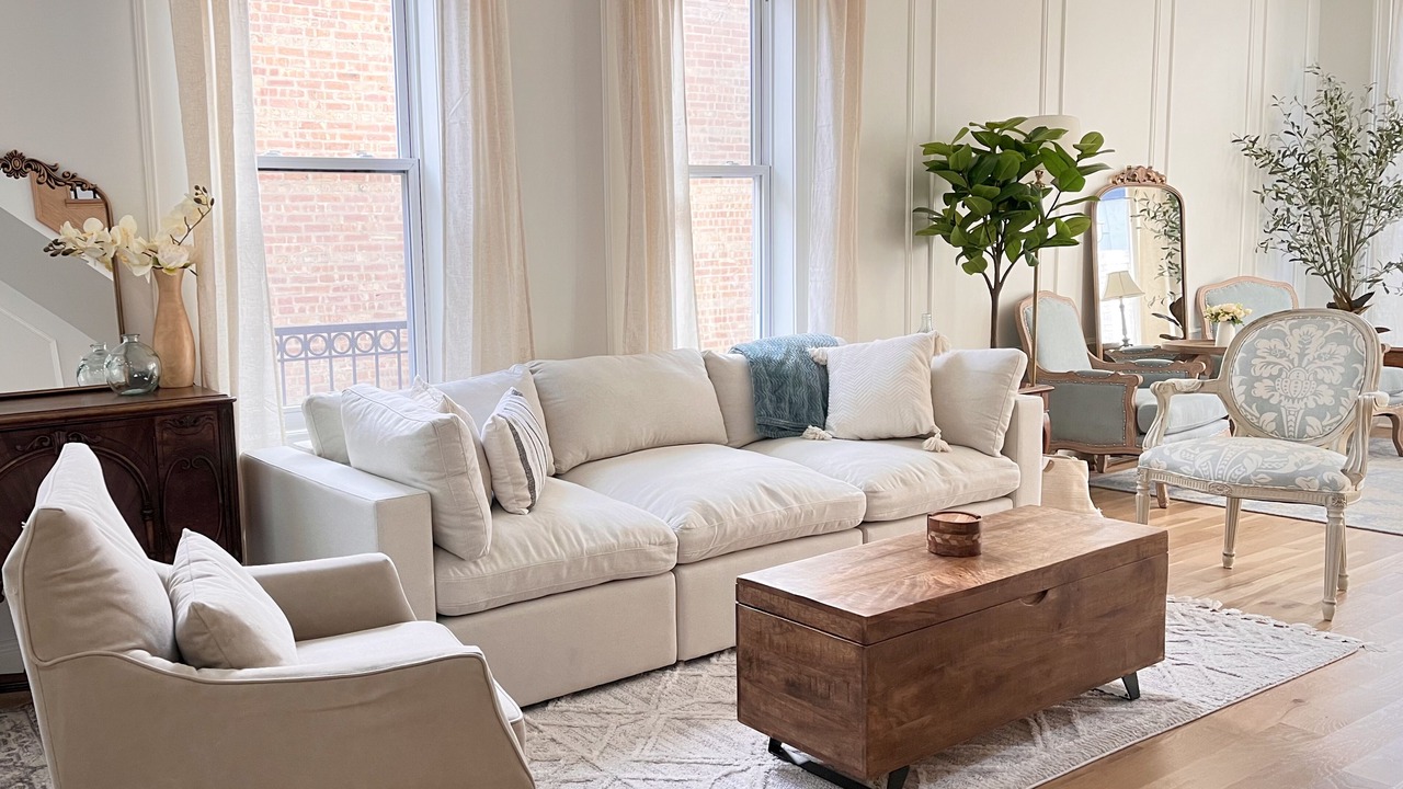 Photo of Livingroom in Logan Square
