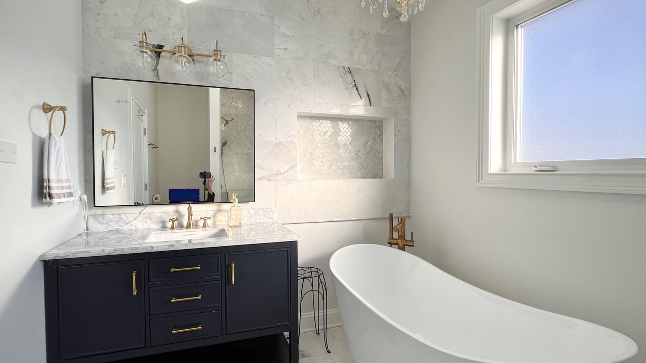 Photo of Bathroom in Logan Square