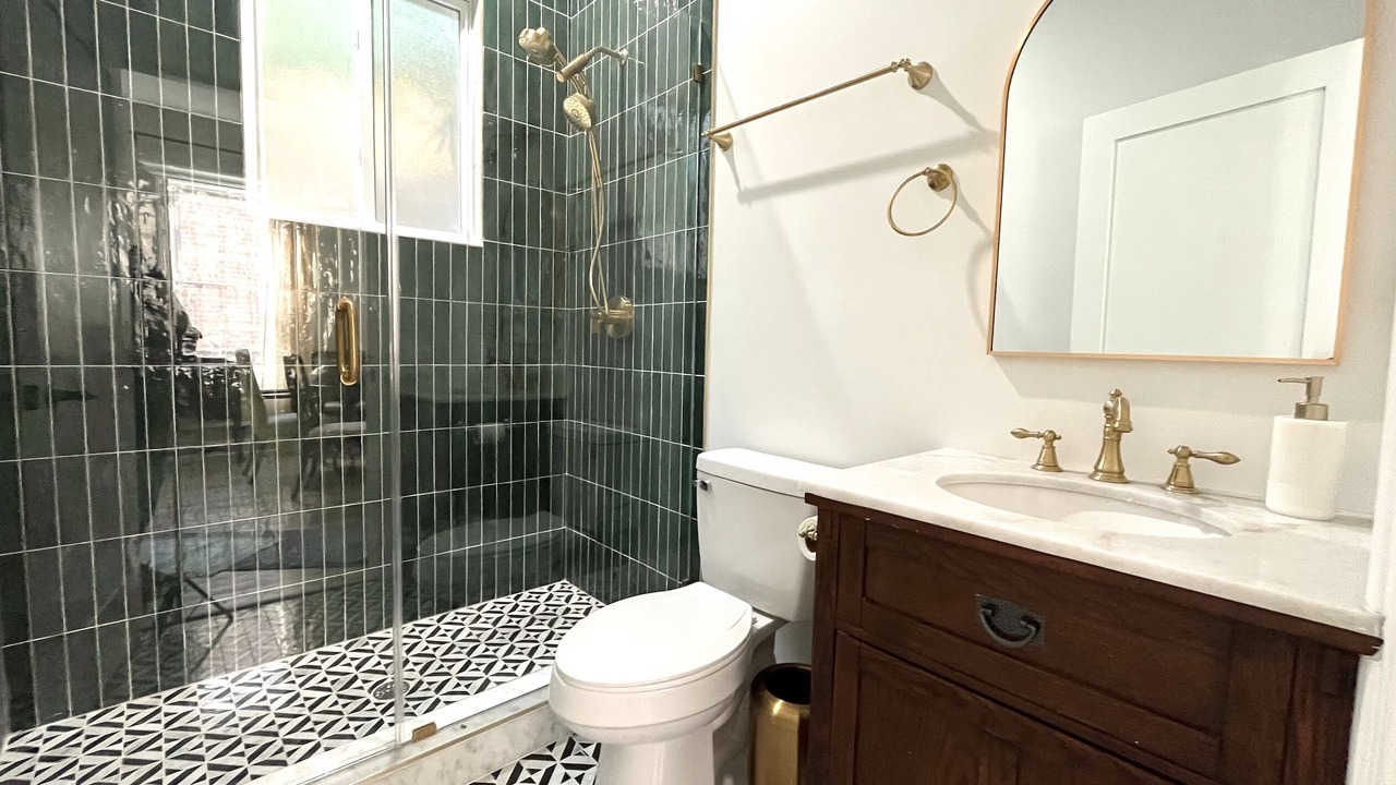 Photo of Bathroom in Logan Square