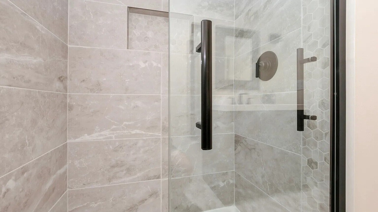 Photo of Bathroom in Evergreen Park