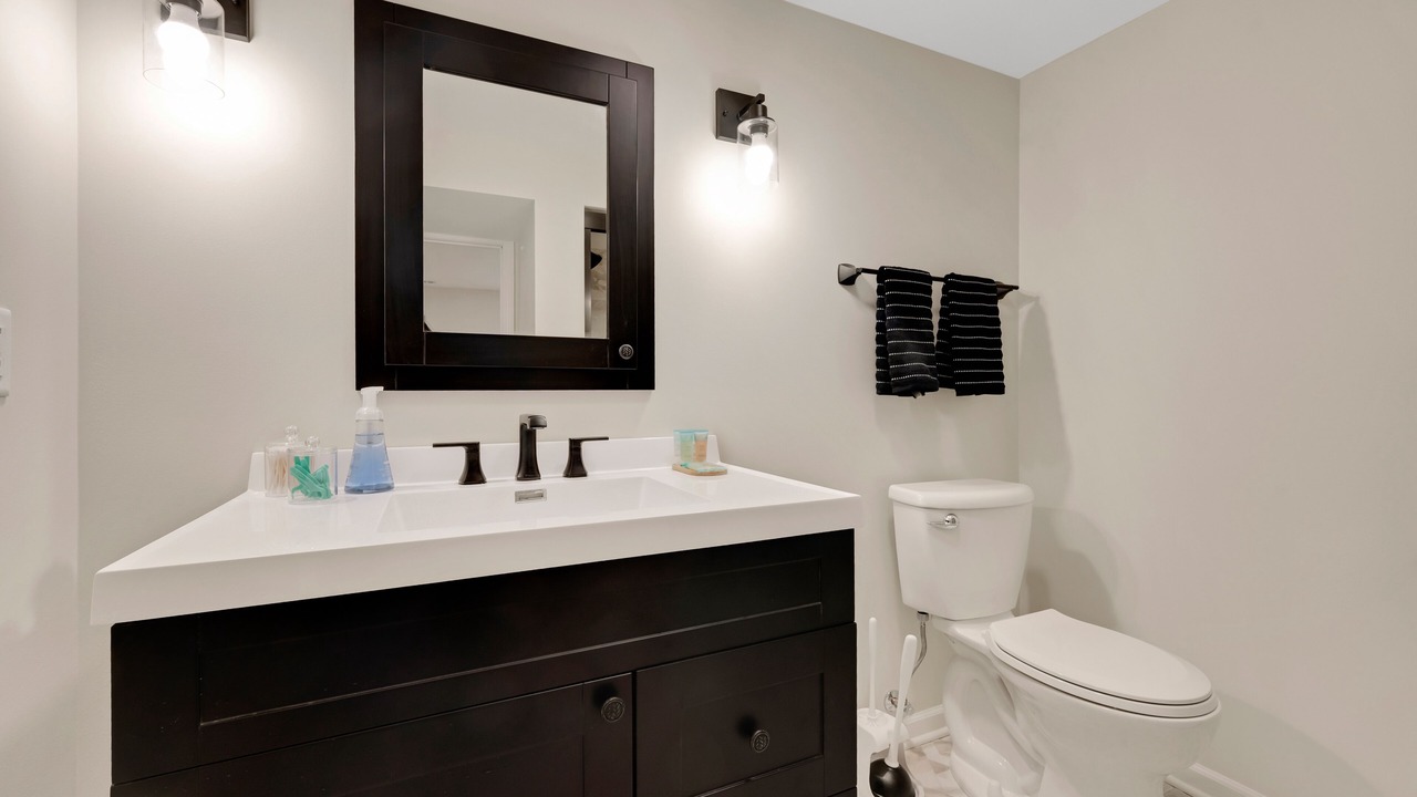 Photo of Bathroom in Evergreen Park