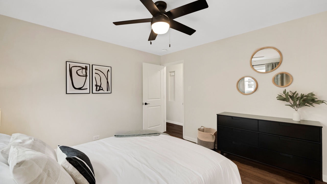 Photo of Bedroom in Evergreen Park