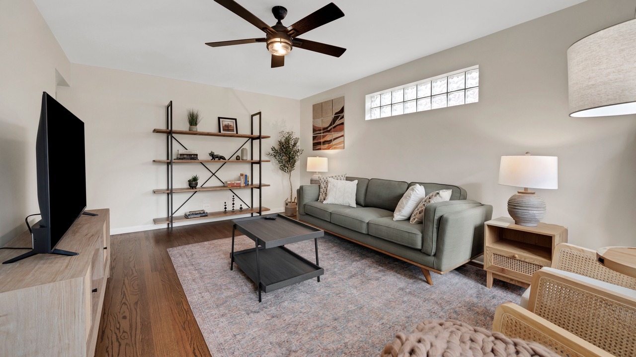 Photo of Livingroom in Evergreen Park