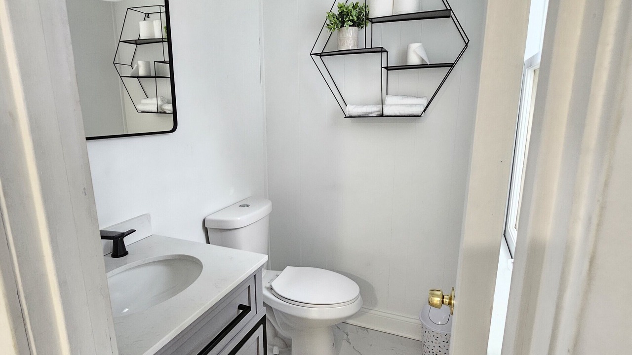 Photo of Bathroom in Waukegan