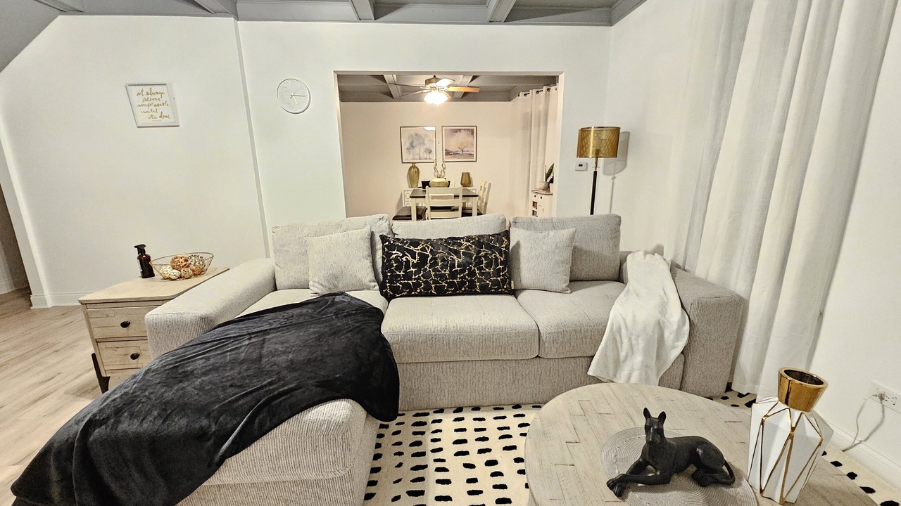 Photo of Livingroom in Waukegan