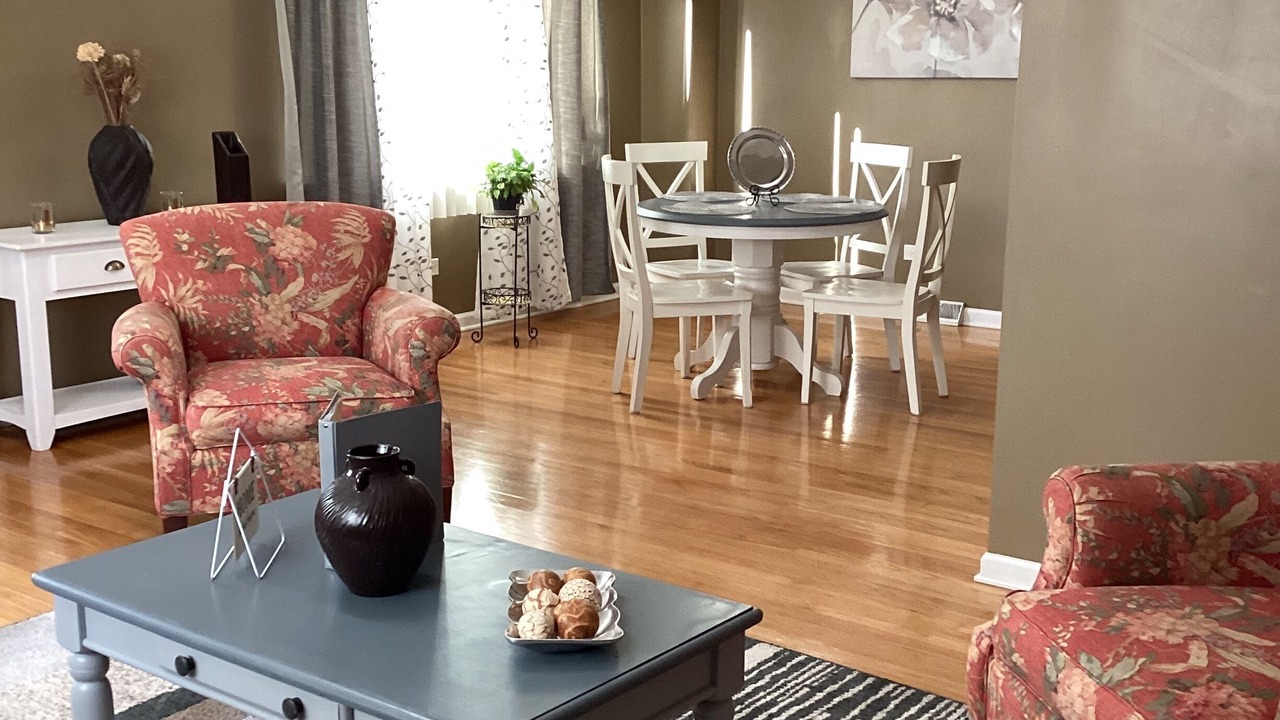Photo of Livingroom in Oak Lawn