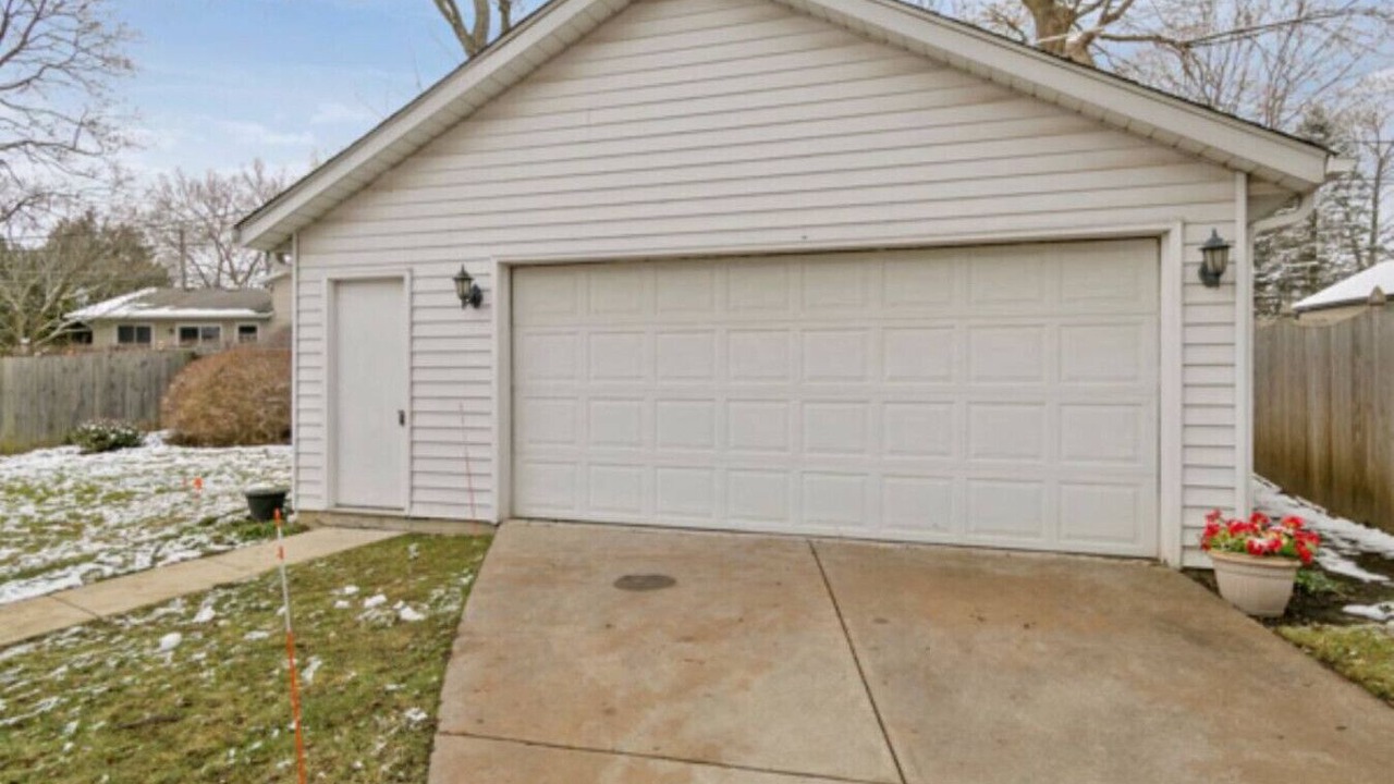 Photo of Outdoor in Russell