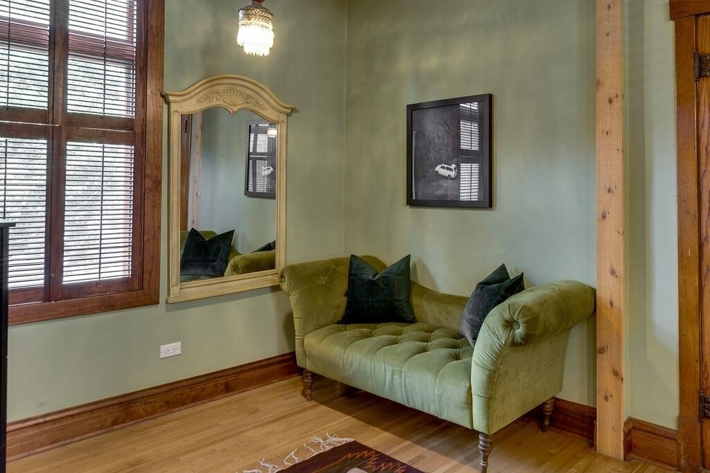Photo of Livingroom in Bucktown