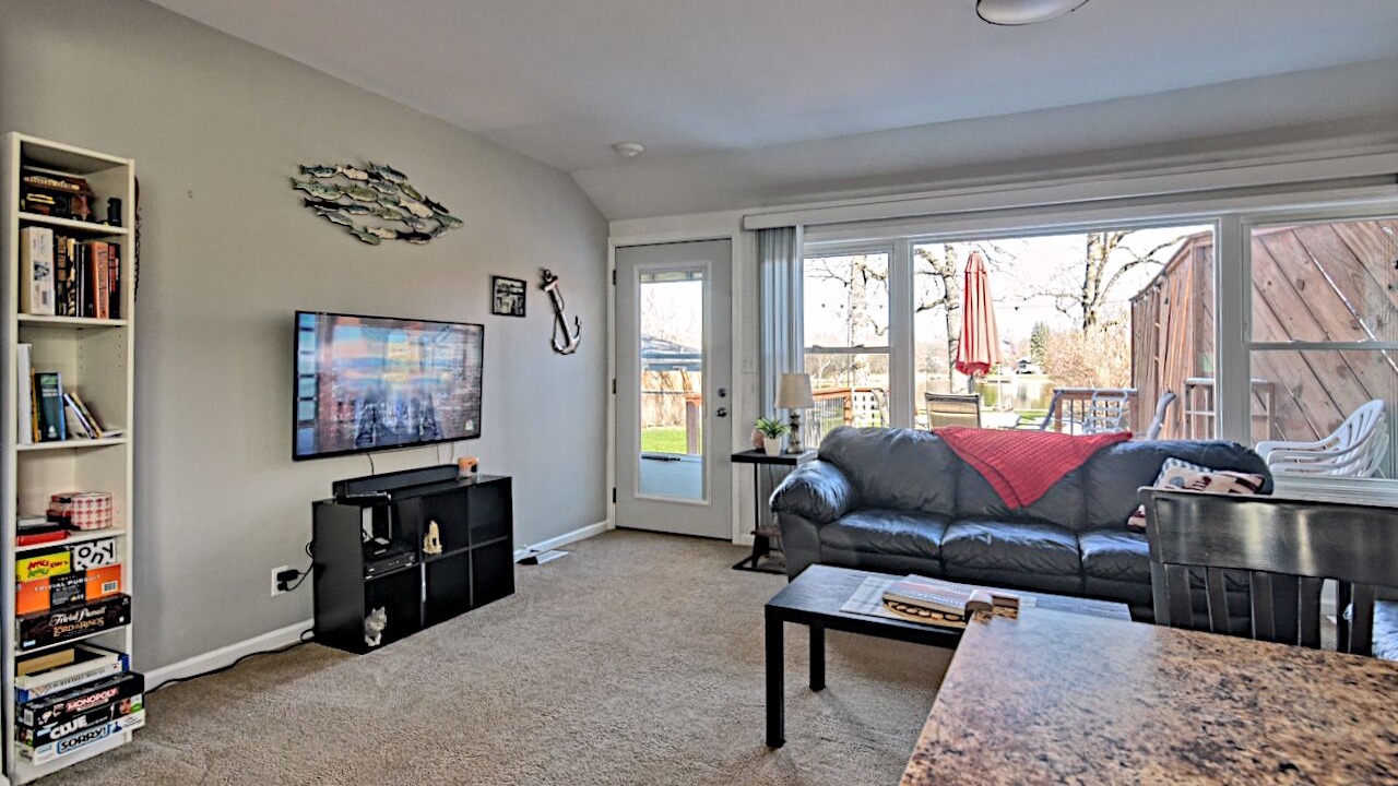 Photo of Livingroom in Village of Lakewood